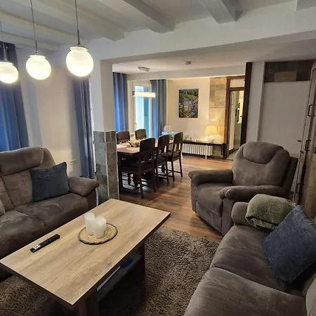 Haus Leopold דירה *